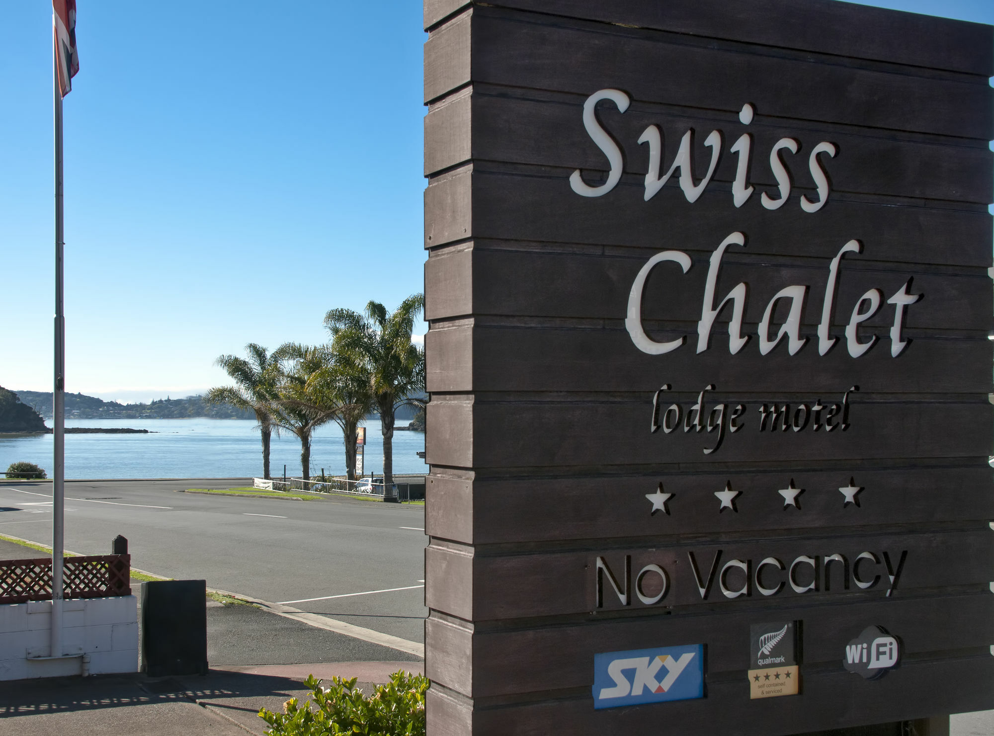 Swiss Chalet Lodge Motel Paihia Exterior photo
