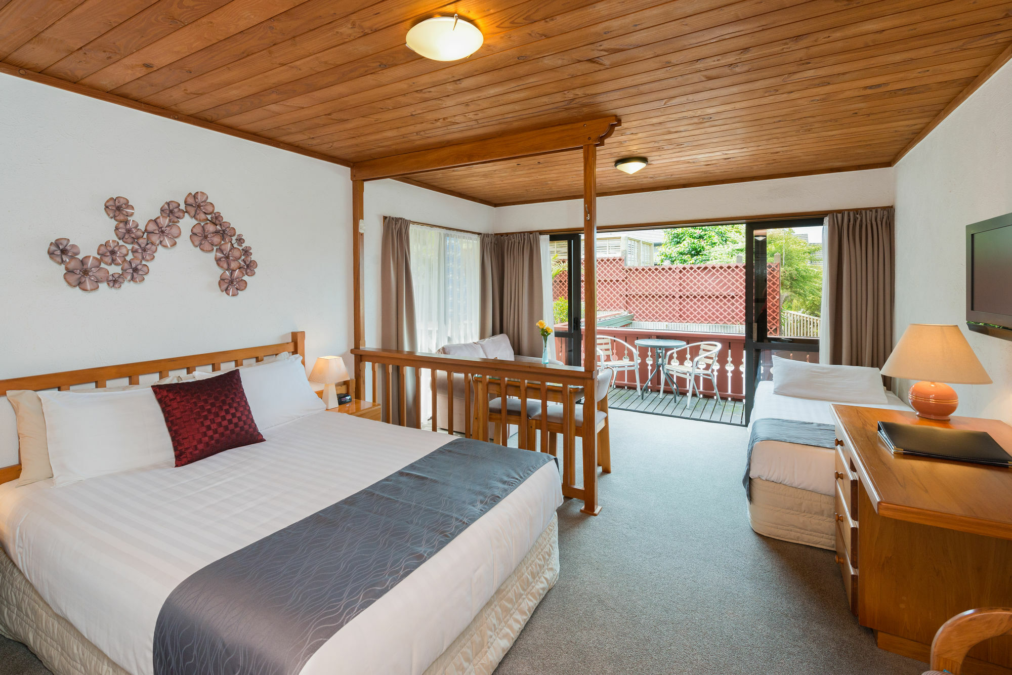 Swiss Chalet Lodge Motel Paihia Exterior photo