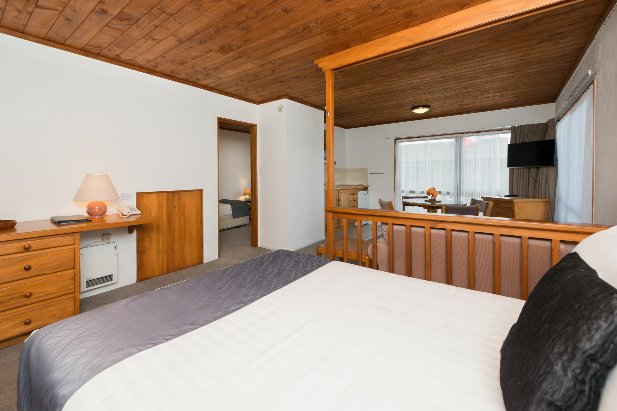 Swiss Chalet Lodge Motel Paihia Exterior photo